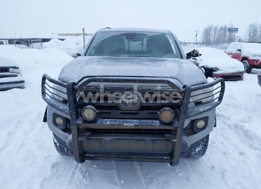 Photo 12 of 2019 Toyota Tacoma SR5 V6 (VIN 5TFSZ5AN8KX184460)