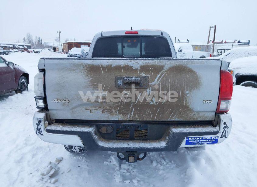 Photo 16 of 2019 Toyota Tacoma SR5 V6 (VIN 5TFSZ5AN8KX184460)