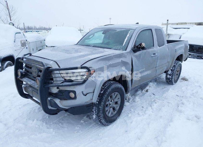 Photo 2 of 2019 Toyota Tacoma SR5 V6 (VIN 5TFSZ5AN8KX184460)