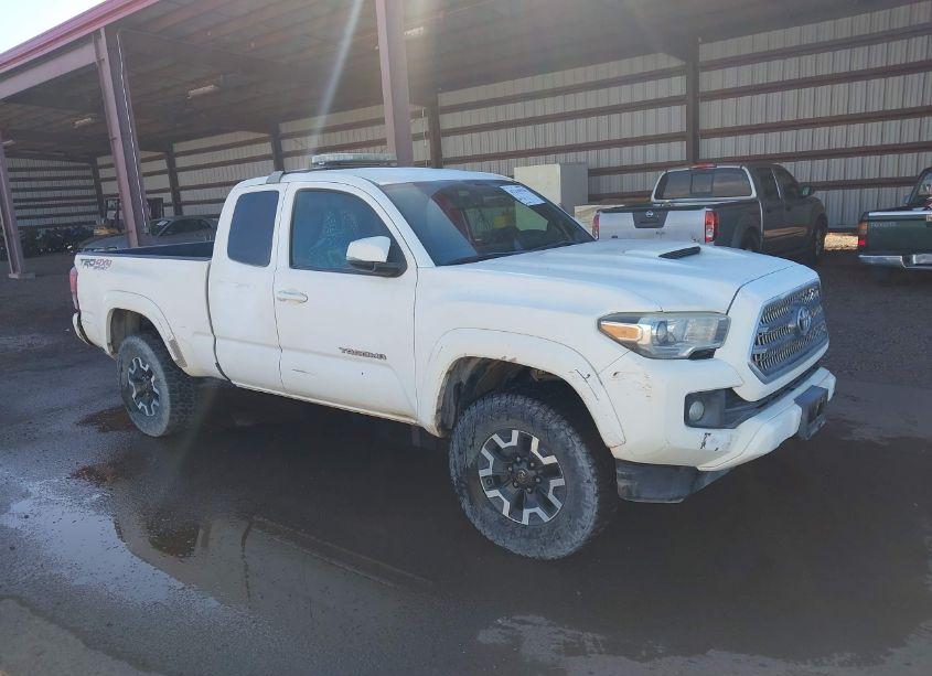2016 Toyota Tacoma SR5 V6 (VIN 5TFSZ5AN9GX005639) main photo