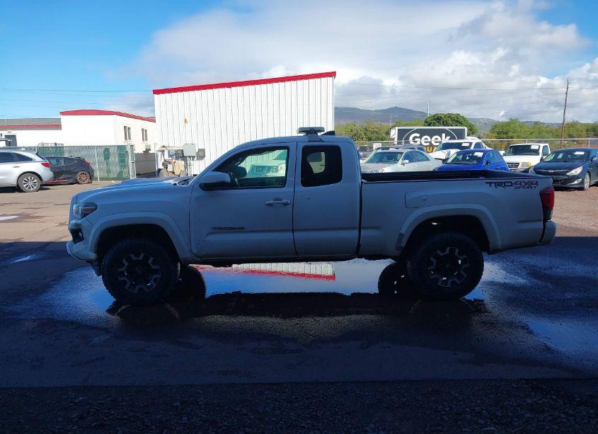 Photo 14 of 2016 Toyota Tacoma SR5 V6 (VIN 5TFSZ5AN9GX005639)