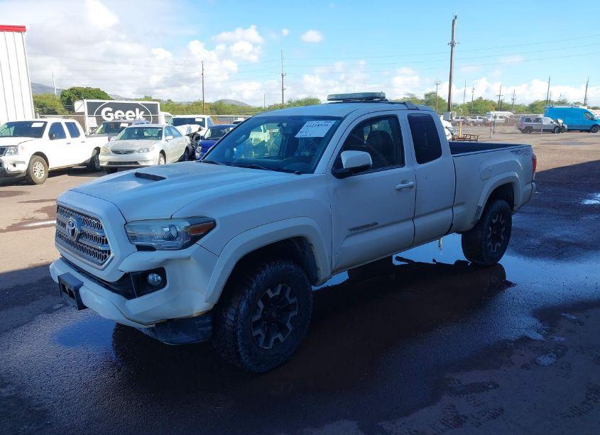 Photo 2 of 2016 Toyota Tacoma SR5 V6 (VIN 5TFSZ5AN9GX005639)