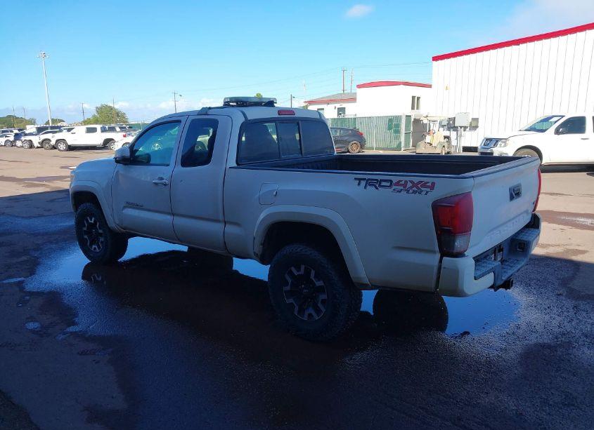 Photo 3 of 2016 Toyota Tacoma SR5 V6 (VIN 5TFSZ5AN9GX005639)