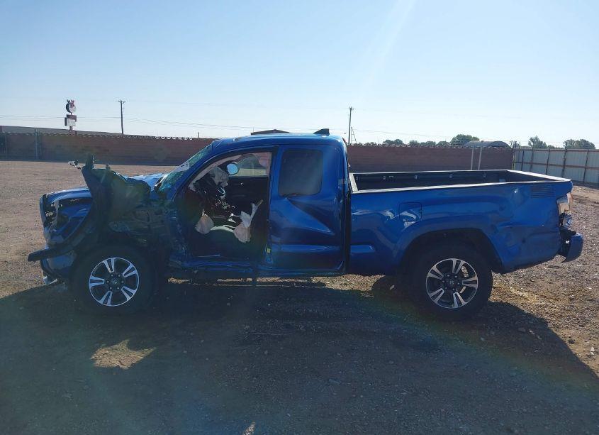 Photo 15 of 2016 Toyota Tacoma TRD SPORT (VIN 5TFSZ5AN9GX022781)