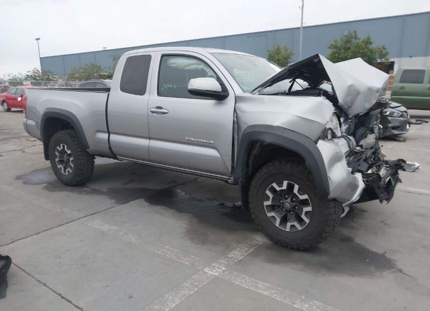 2018 Toyota Tacoma TRD OFF ROAD (VIN 5TFSZ5AN9JX164751) main photo