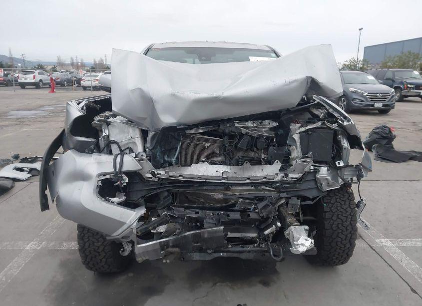 Photo 13 of 2018 Toyota Tacoma TRD OFF ROAD (VIN 5TFSZ5AN9JX164751)