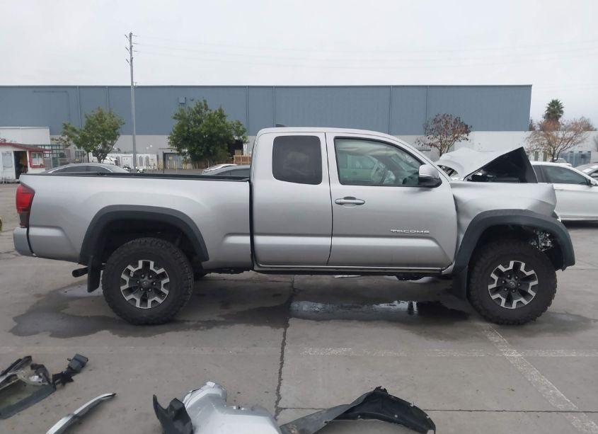 Photo 14 of 2018 Toyota Tacoma TRD OFF ROAD (VIN 5TFSZ5AN9JX164751)