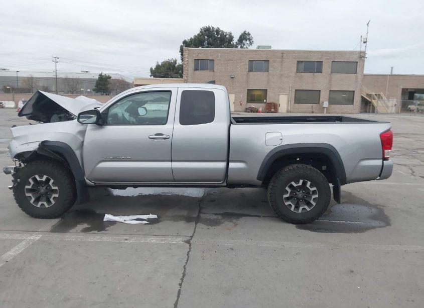 Photo 15 of 2018 Toyota Tacoma TRD OFF ROAD (VIN 5TFSZ5AN9JX164751)