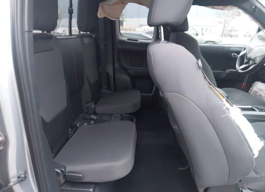 Photo 8 of 2018 Toyota Tacoma TRD OFF ROAD (VIN 5TFSZ5AN9JX164751)