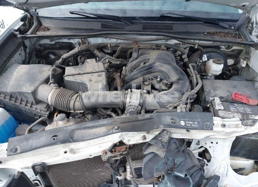 Photo 10 of 2019 Toyota Tacoma SR V6 (VIN 5TFSZ5AN9KX198805)