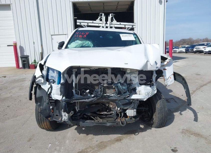 Photo 12 of 2019 Toyota Tacoma SR V6 (VIN 5TFSZ5AN9KX198805)