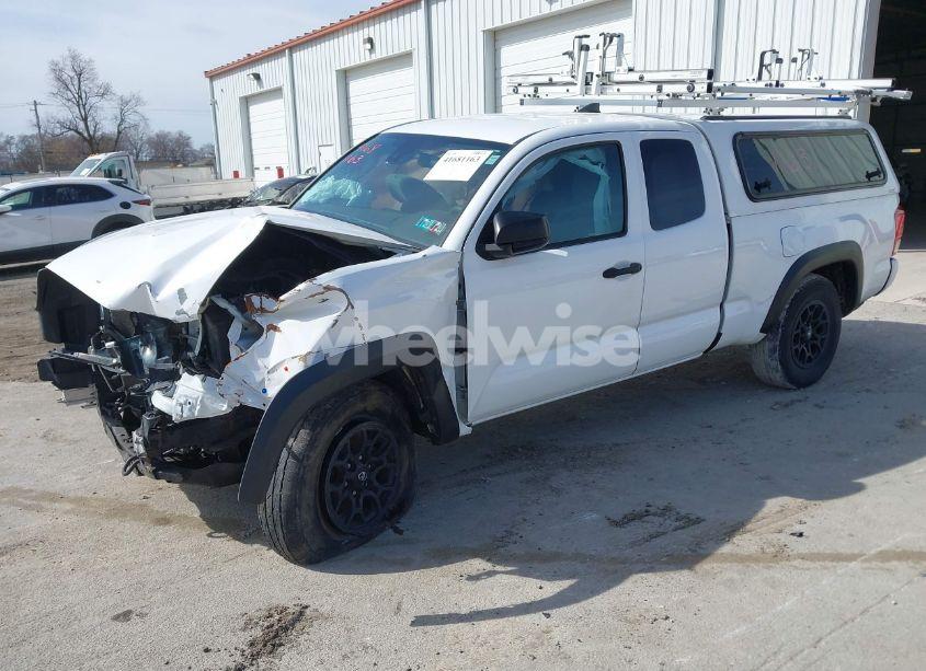 Photo 2 of 2019 Toyota Tacoma SR V6 (VIN 5TFSZ5AN9KX198805)