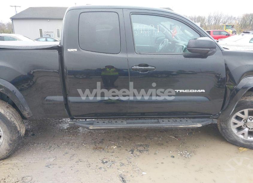 Photo 13 of 2016 Toyota Tacoma SR5 V6 (VIN 5TFSZ5ANXGX017671)