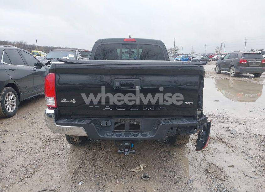 Photo 16 of 2016 Toyota Tacoma SR5 V6 (VIN 5TFSZ5ANXGX017671)
