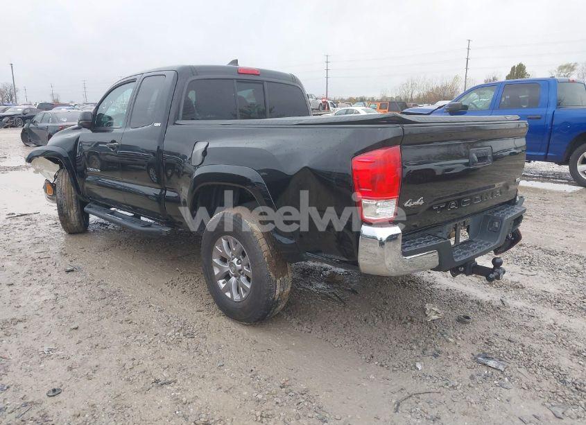 Photo 3 of 2016 Toyota Tacoma SR5 V6 (VIN 5TFSZ5ANXGX017671)