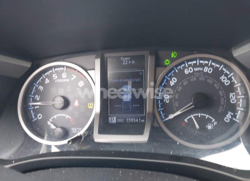 Photo 7 of 2016 Toyota Tacoma SR5 V6 (VIN 5TFSZ5ANXGX017671)