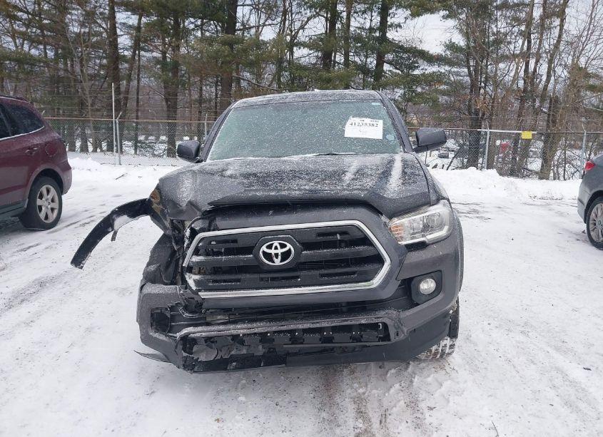 Photo 13 of 2017 Toyota Tacoma SR5 V6 (VIN 5TFSZ5ANXHX119179)