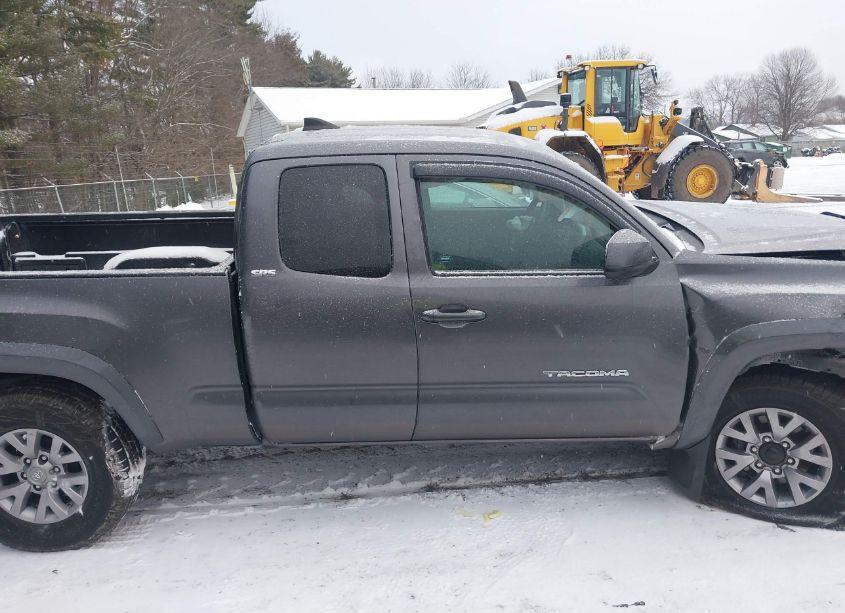 Photo 14 of 2017 Toyota Tacoma SR5 V6 (VIN 5TFSZ5ANXHX119179)