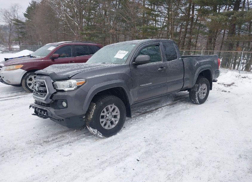 Photo 2 of 2017 Toyota Tacoma SR5 V6 (VIN 5TFSZ5ANXHX119179)
