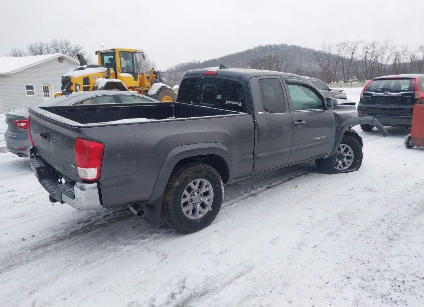 Photo 4 of 2017 Toyota Tacoma SR5 V6 (VIN 5TFSZ5ANXHX119179)