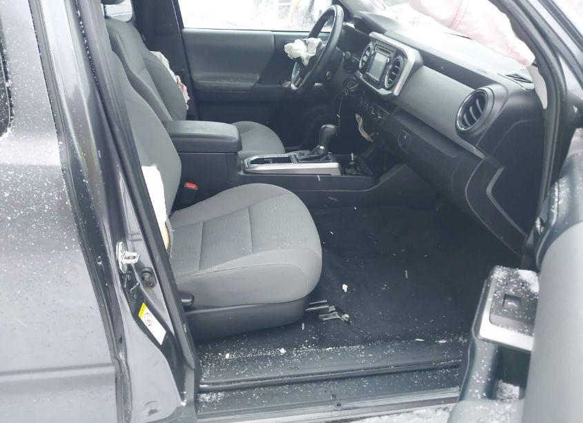 Photo 5 of 2017 Toyota Tacoma SR5 V6 (VIN 5TFSZ5ANXHX119179)