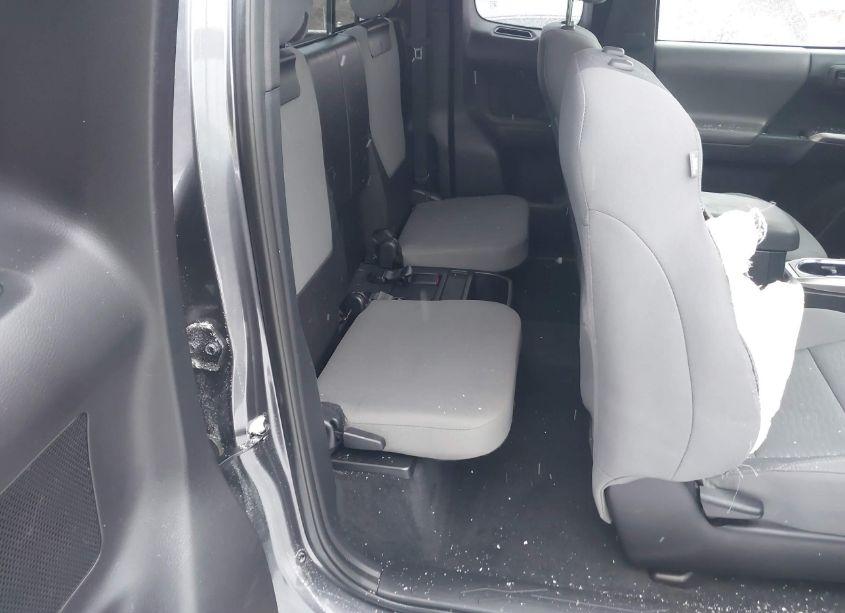 Photo 8 of 2017 Toyota Tacoma SR5 V6 (VIN 5TFSZ5ANXHX119179)