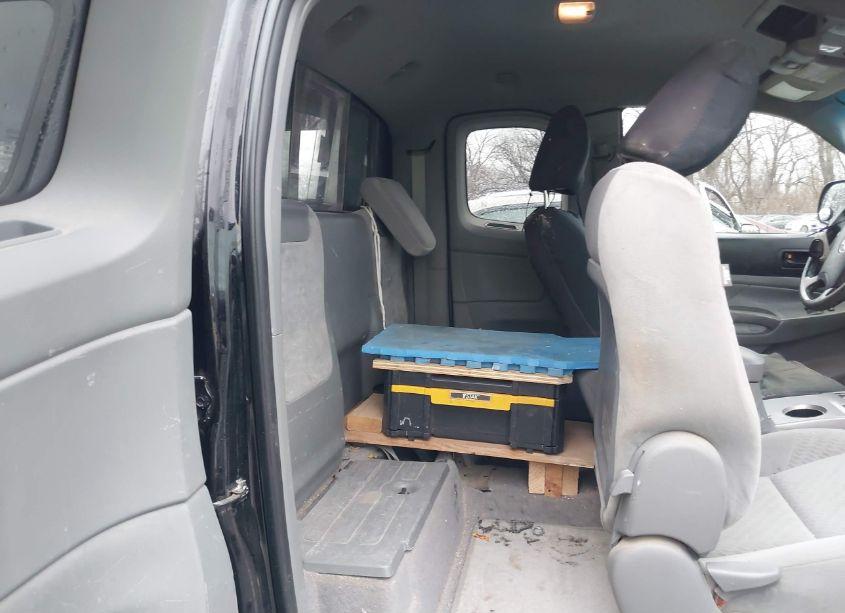 Photo 8 of 2011 Toyota Tacoma PRERUNNER ACCESS CAB (VIN 5TFTU4GN0BX009964)