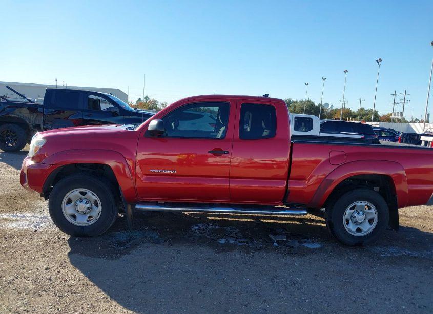 Photo 14 of 2015 Toyota Tacoma PRERUNNER ACCESS CAB (VIN 5TFTU4GN5FX081829)