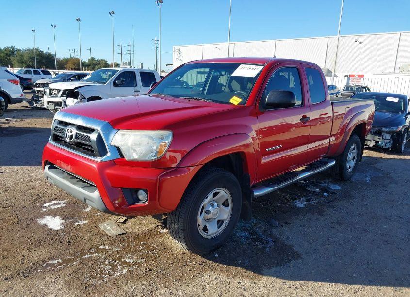 Photo 2 of 2015 Toyota Tacoma PRERUNNER ACCESS CAB (VIN 5TFTU4GN5FX081829)