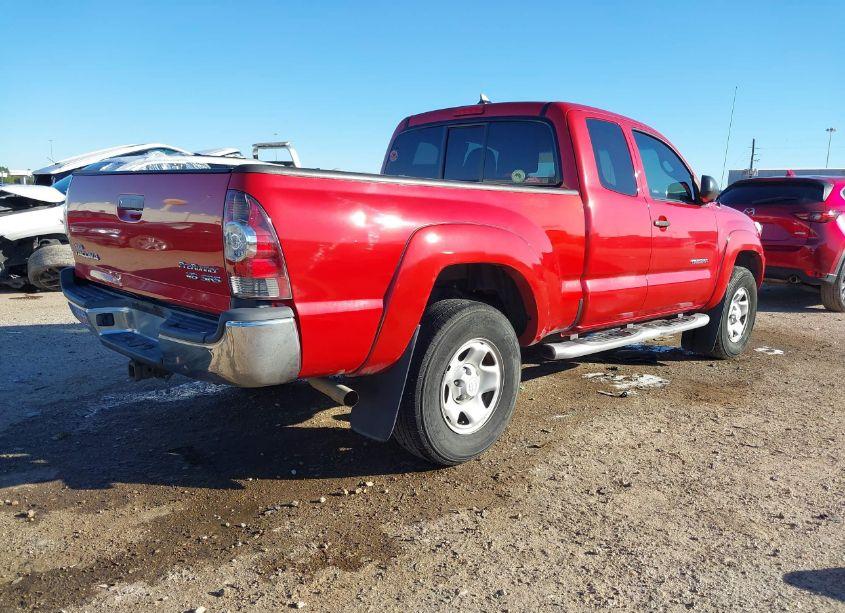 Photo 4 of 2015 Toyota Tacoma PRERUNNER ACCESS CAB (VIN 5TFTU4GN5FX081829)
