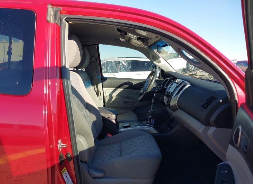 Photo 5 of 2015 Toyota Tacoma PRERUNNER ACCESS CAB (VIN 5TFTU4GN5FX081829)