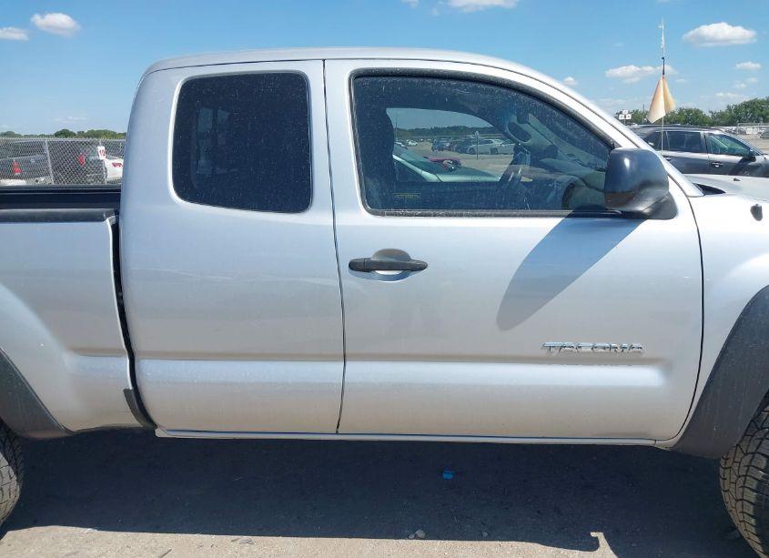 Photo 13 of 2013 Toyota Tacoma PRERUNNER V6 (VIN 5TFTU4GN7DX044777)