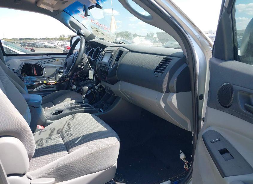 Photo 5 of 2013 Toyota Tacoma PRERUNNER V6 (VIN 5TFTU4GN7DX044777)