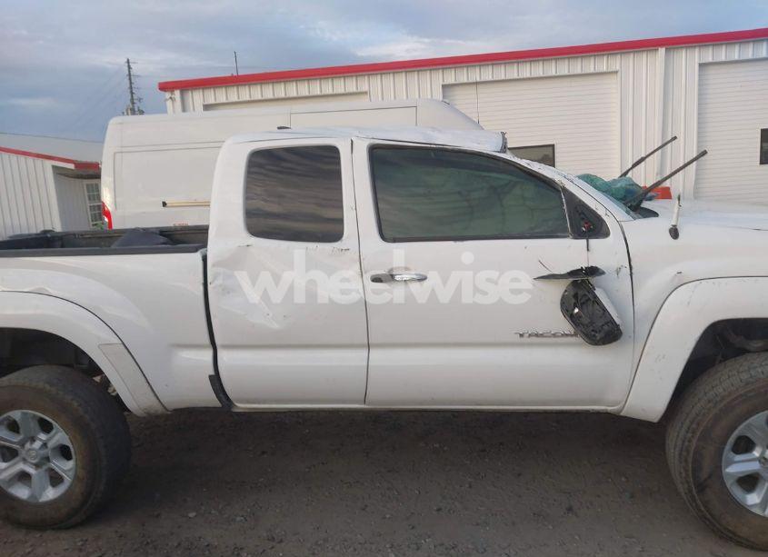 Photo 13 of 2015 Toyota Tacoma PRERUNNER ACCESS CAB (VIN 5TFTU4GN8FX084806)
