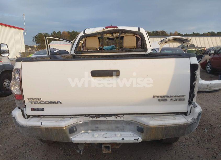 Photo 16 of 2015 Toyota Tacoma PRERUNNER ACCESS CAB (VIN 5TFTU4GN8FX084806)
