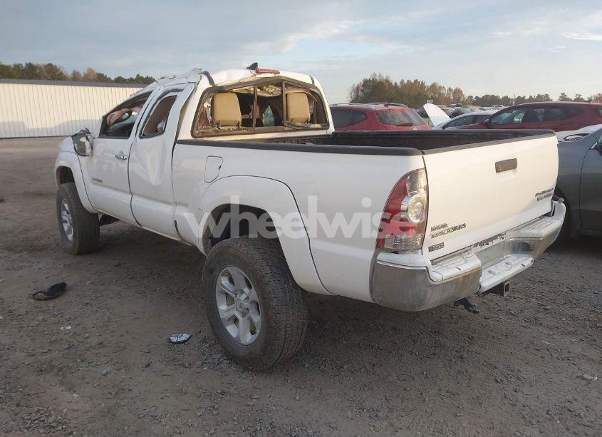 Photo 3 of 2015 Toyota Tacoma PRERUNNER ACCESS CAB (VIN 5TFTU4GN8FX084806)