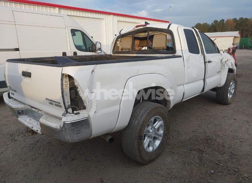 Photo 4 of 2015 Toyota Tacoma PRERUNNER ACCESS CAB (VIN 5TFTU4GN8FX084806)