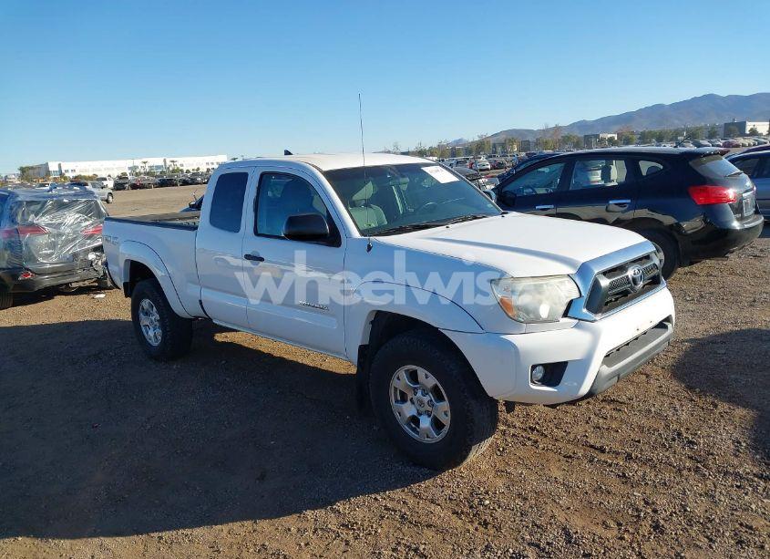 2015 Toyota Tacoma PRERUNNER ACCESS CAB (VIN 5TFTU4GNXFX075783) main photo