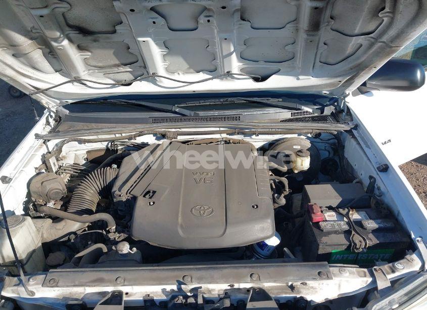 Photo 10 of 2015 Toyota Tacoma PRERUNNER ACCESS CAB (VIN 5TFTU4GNXFX075783)