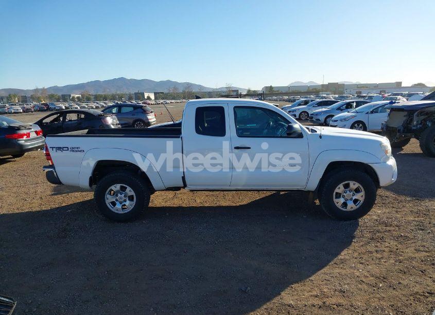 Photo 13 of 2015 Toyota Tacoma PRERUNNER ACCESS CAB (VIN 5TFTU4GNXFX075783)