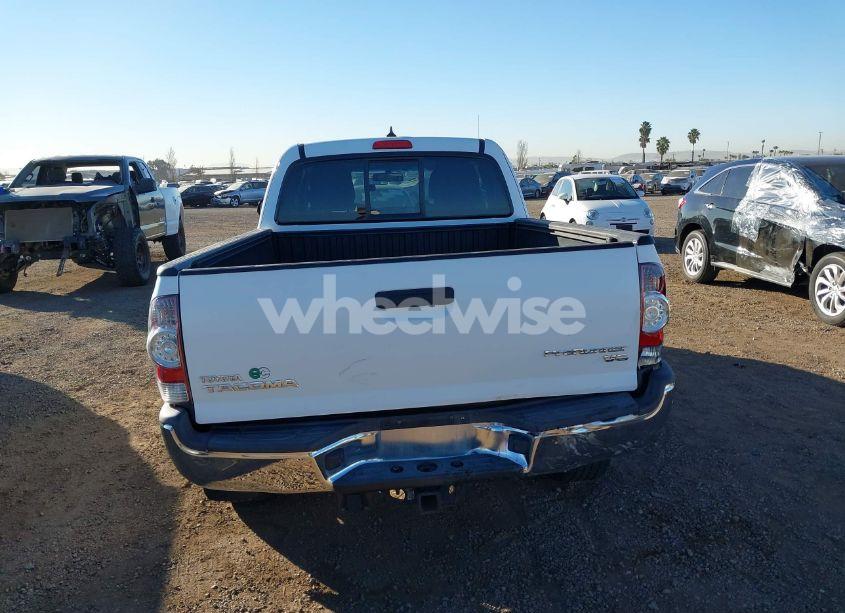 Photo 16 of 2015 Toyota Tacoma PRERUNNER ACCESS CAB (VIN 5TFTU4GNXFX075783)
