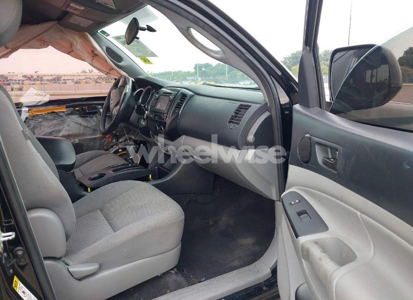Photo 5 of 2013 Toyota Tacoma (VIN 5TFTX4CN0DX035559)