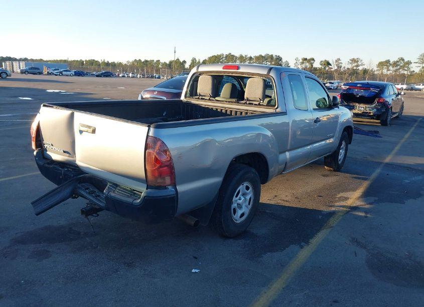 Photo 4 of 2014 Toyota Tacoma (VIN 5TFTX4CN0EX047048)