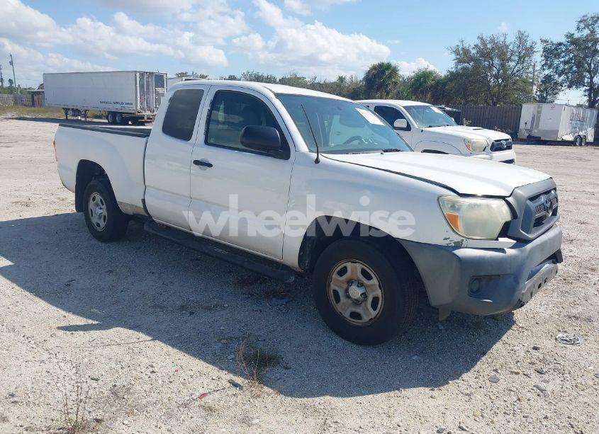 2015 Toyota Tacoma (VIN 5TFTX4CN0FX053529) main photo