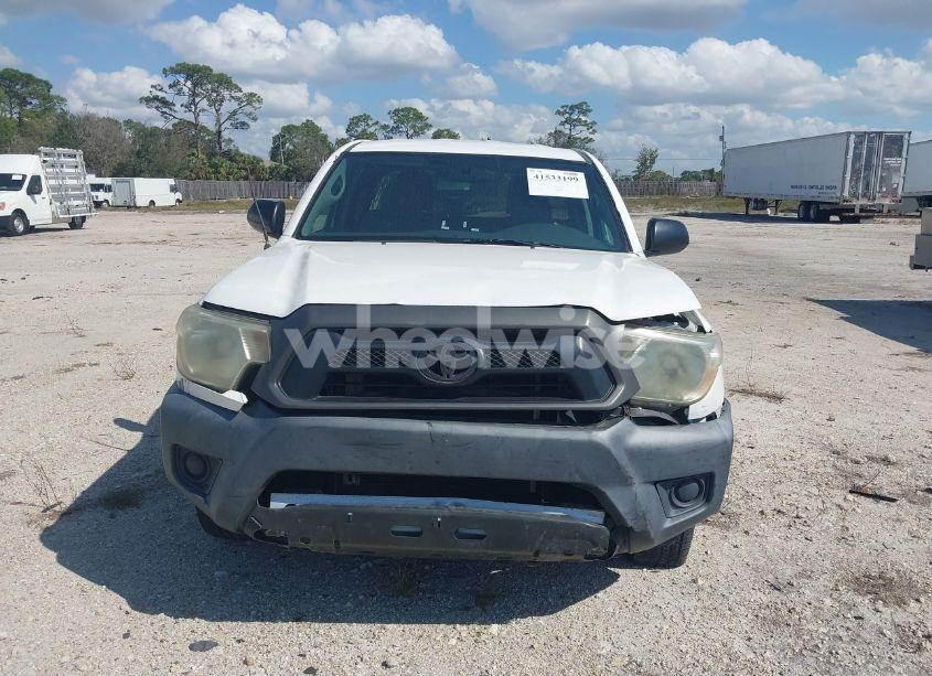 Photo 12 of 2015 Toyota Tacoma (VIN 5TFTX4CN0FX053529)