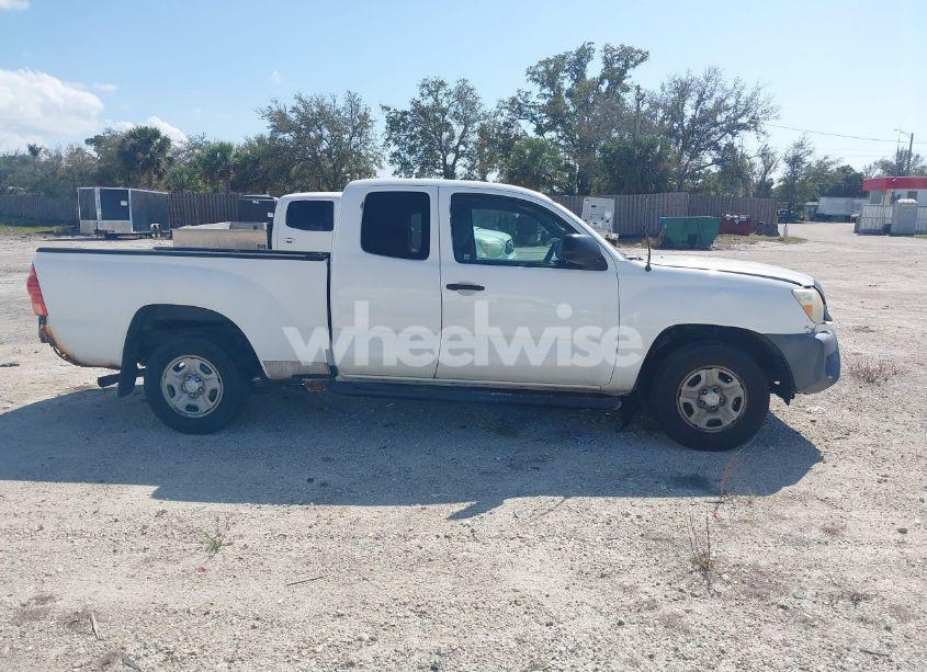 Photo 13 of 2015 Toyota Tacoma (VIN 5TFTX4CN0FX053529)