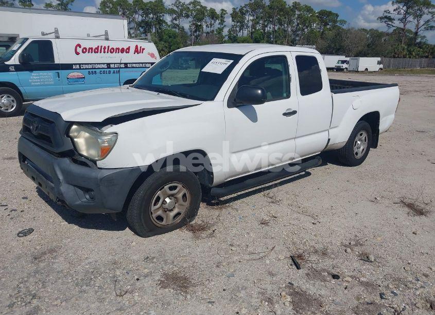 Photo 2 of 2015 Toyota Tacoma (VIN 5TFTX4CN0FX053529)