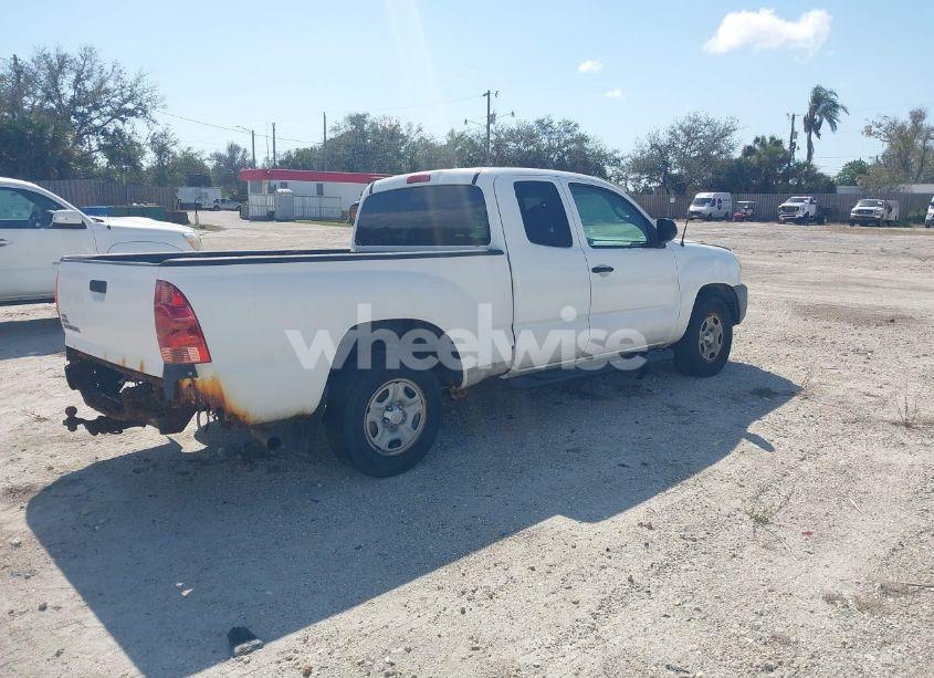 Photo 4 of 2015 Toyota Tacoma (VIN 5TFTX4CN0FX053529)