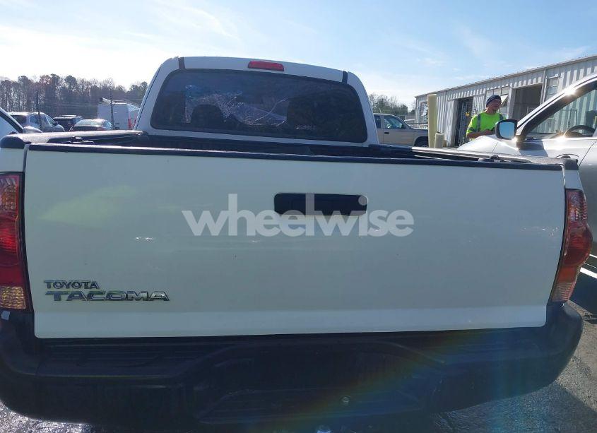 Photo 16 of 2015 Toyota Tacoma (VIN 5TFTX4CN0FX054003)