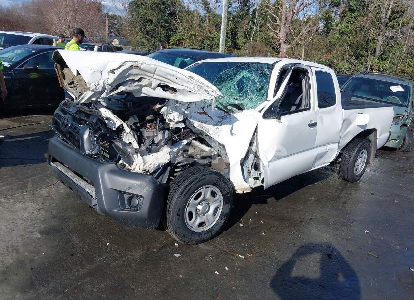 Photo 2 of 2015 Toyota Tacoma (VIN 5TFTX4CN0FX054003)